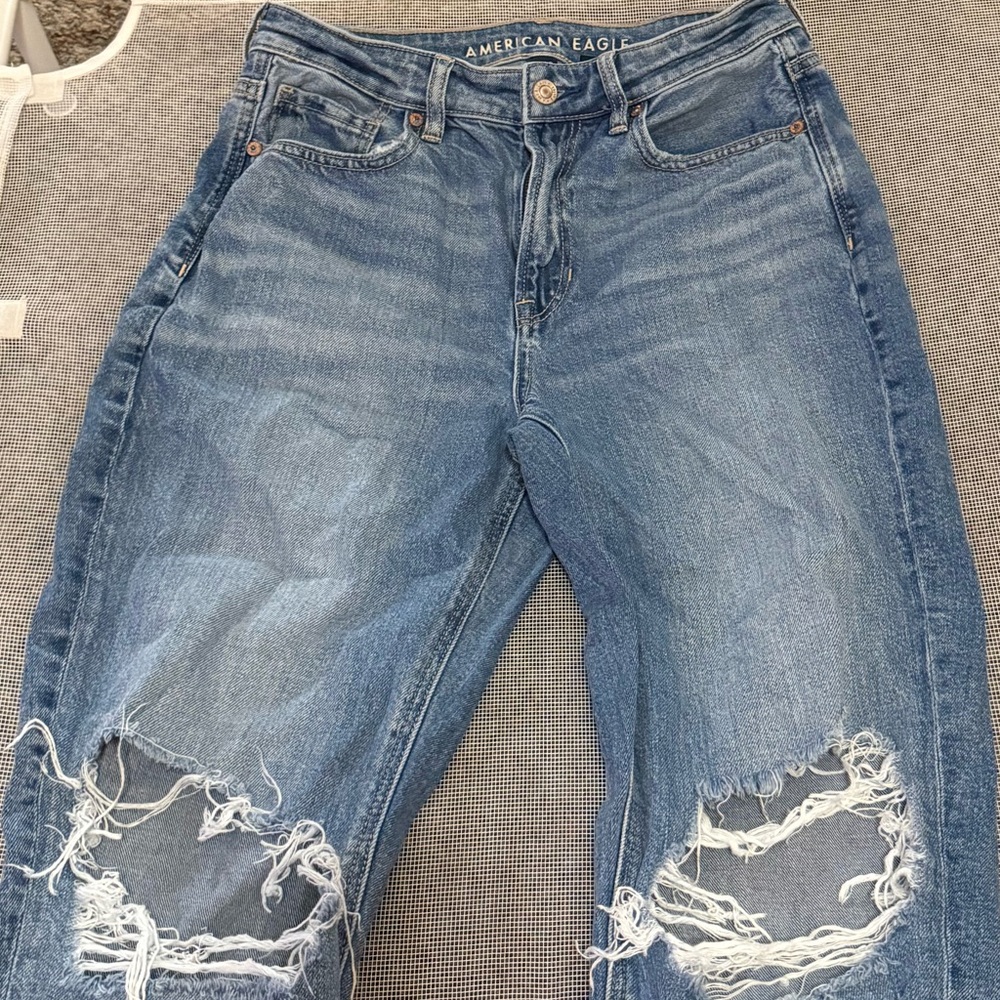 American Eagle Outfitters Light Blue Boyfriend Ripped Jeans